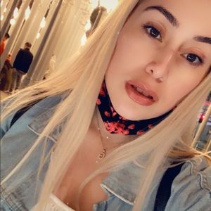 Meet your Posher, Melani